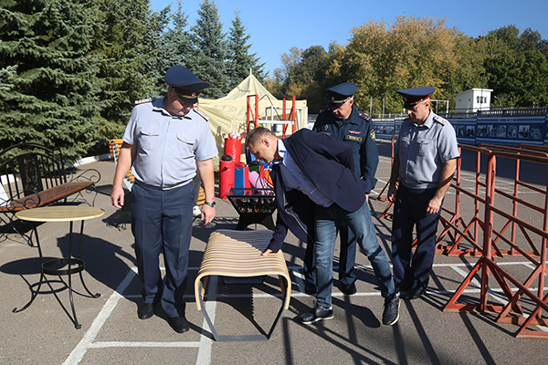 Заместитель Губернатора Владимирской области посетил производственную выставку в ВЮИ ФСИН России 